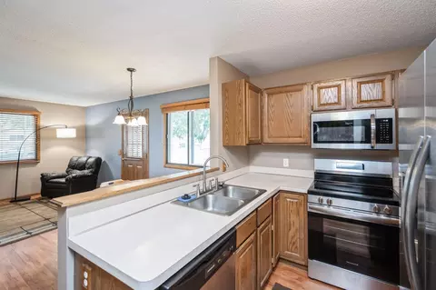 8469 S Pond Trl, Champlin, MN 55316 photo 9