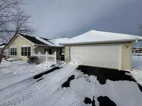 1031 Blackbird Trl SW, Hutchinson, MN 55350