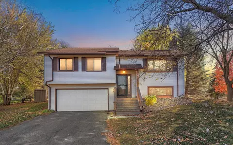 6816 Stratford Ct, Woodbury, MN 55125