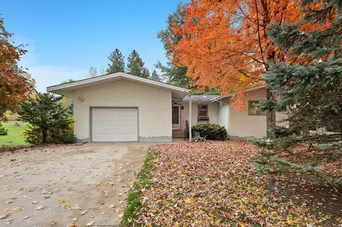 1714 Arkwright St, Maplewood, MN 55117