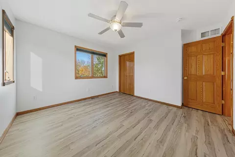 Bedroom - 1802 Eagle Ct, Faribault, MN 55021 photo 5 of 8