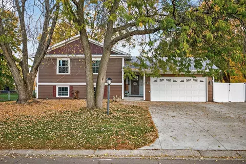 14696 Dory Ct, Apple Valley, MN 55124