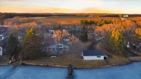 21492 Big Lake Rd, Richmond, MN 56368