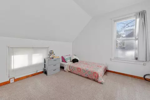 Bedroom - 626 4th Ave NW, Faribault, MN 55021 photo 4 of 9
