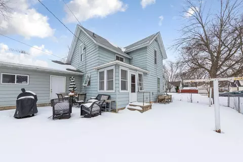 Exterior - 626 4th Ave NW, Faribault, MN 55021 photo 4 of 11
