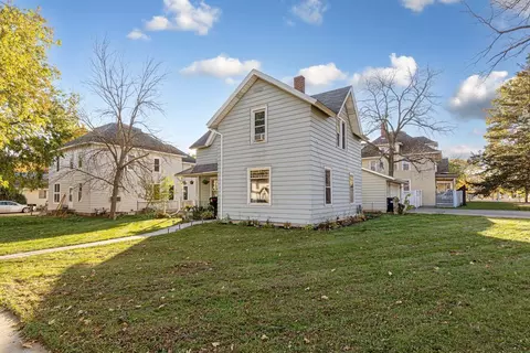 Exterior - 626 4th Ave NW, Faribault, MN 55021 photo 6 of 11
