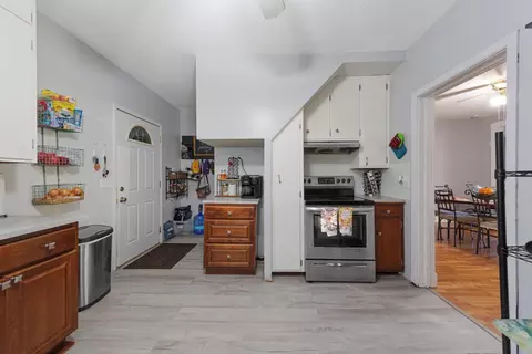 Entry Way - 626 4th Ave NW, Faribault, MN 55021 photo 1 of 1