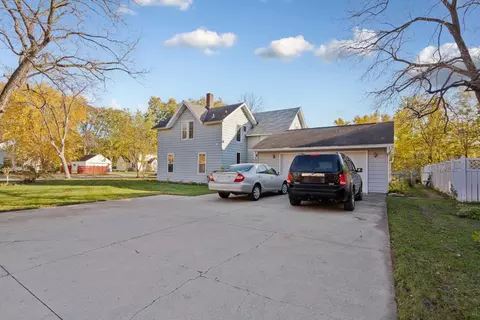 Exterior - 626 4th Ave NW, Faribault, MN 55021 photo 8 of 11