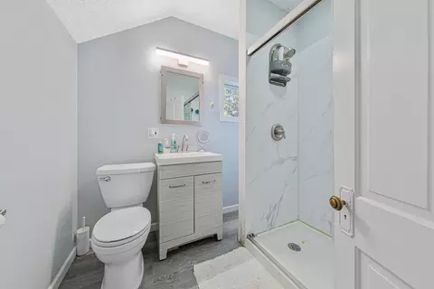 Bath - 626 4th Ave NW, Faribault, MN 55021 photo 2 of 2