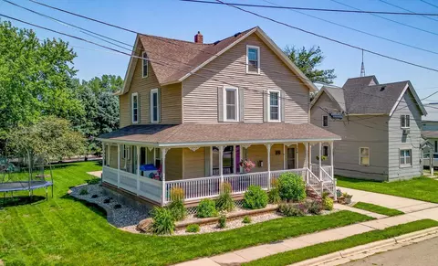 136 1st Ave, Alden, MN 56009
