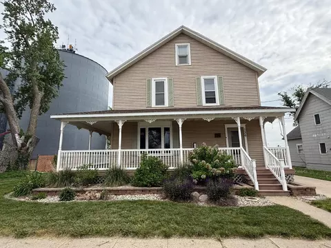 136 1st Ave, Alden, MN 56009