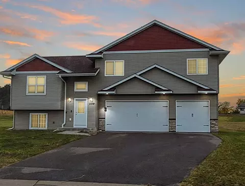 1109 8th Ave, Isanti, MN 55040