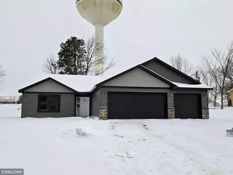 1427 Cullen St, Saint Peter, MN 56082