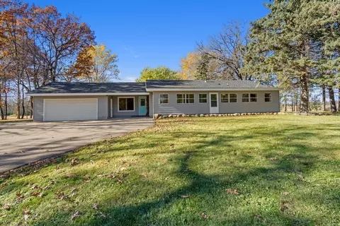 29964 Quinlan Ave, Center City, MN 55012