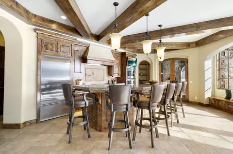 Kitchen - 4680 Palmer Pointe Rd, Excelsior, MN 55331 photo 2 of 11