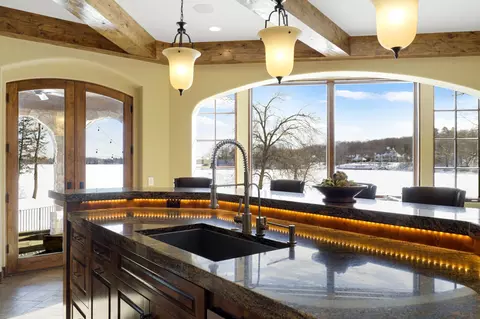 Kitchen - 4680 Palmer Pointe Rd, Excelsior, MN 55331 photo 10 of 11