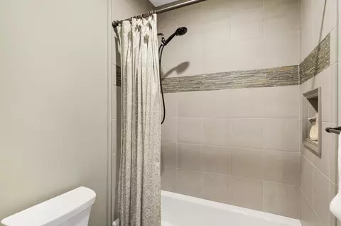 Bath - 4680 Palmer Pointe Rd, Excelsior, MN 55331 photo 9 of 9