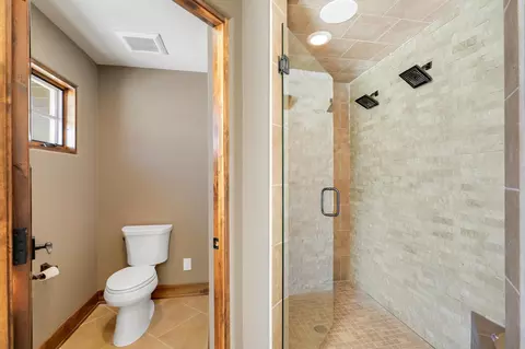 Bath - 4680 Palmer Pointe Rd, Excelsior, MN 55331 photo 5 of 9