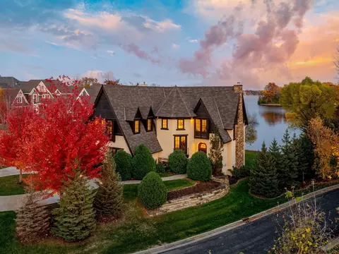 4680 Palmer Pointe Rd, Excelsior, MN 55331