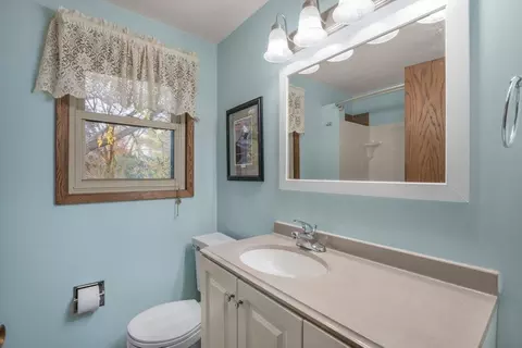 Bath - 2318 10th Ave S, Saint Cloud, MN 56301 photo 2 of 3