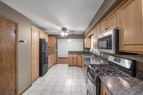 Kitchen - 2318 10th Ave S, Saint Cloud, MN 56301 photo 2 of 3