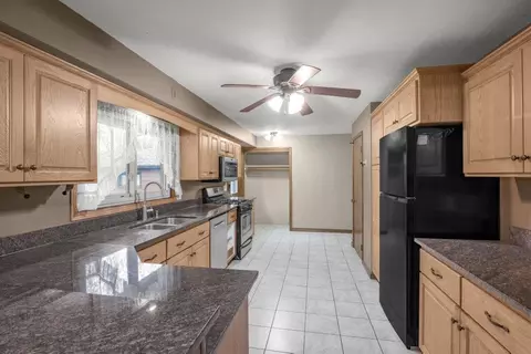 Kitchen - 2318 10th Ave S, Saint Cloud, MN 56301 photo 3 of 3