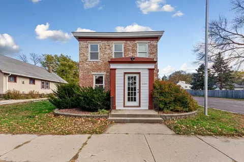 229 S 2nd St, Le Sueur, MN 56058
