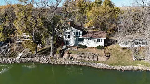 6 Edgewater Rd, Slayton, MN 56172