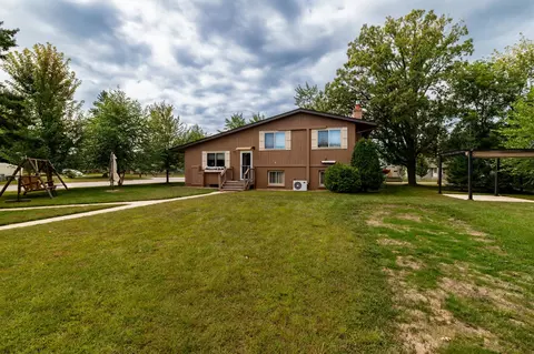 Exterior - 1002 12th Ave NE, Brainerd, MN 56401 photo 3 of 6