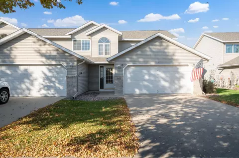 2437 Viola Heights Dr NE, Rochester, MN 55906