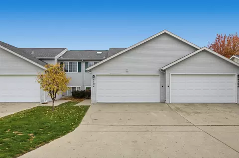 4704 8th Ave S, Fargo, ND 58103