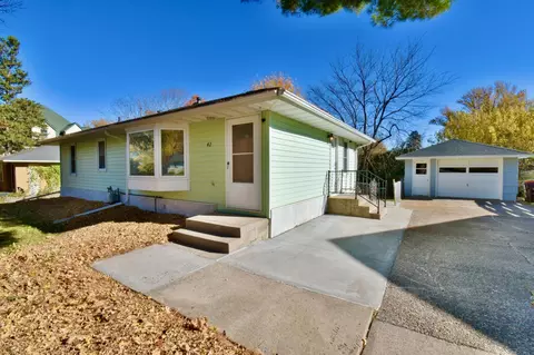 42 Oday St, Maplewood, MN 55119