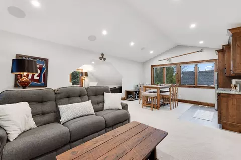 4286 Circle Rd, Excelsior, MN 55331 photo 8