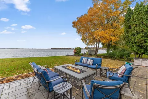 4286 Circle Rd, Excelsior, MN 55331 photo 2