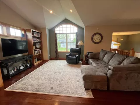 1093 Pinehurst Ln, Jordan, MN 55352 photo 14