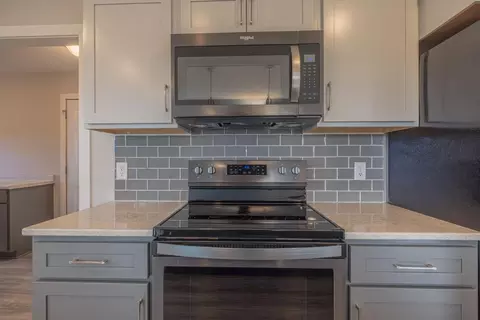 Kitchen - 2613 3rd Ave SE, Willmar, MN 56201 photo 2 of 3