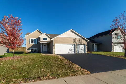 944 Forest Edge Cir, Jordan, MN 55352
