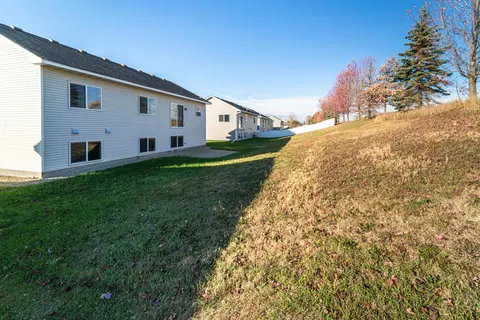 Exterior - 944 Forest Edge Cir, Jordan, MN 55352 photo 4 of 9