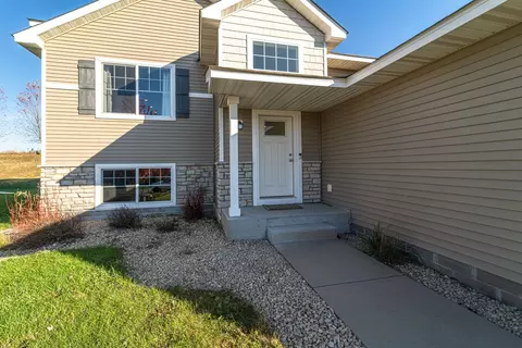 Exterior - 944 Forest Edge Cir, Jordan, MN 55352 photo 3 of 9