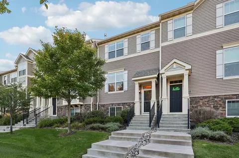 8933 SW Village Loop, Chanhassen, MN 55317