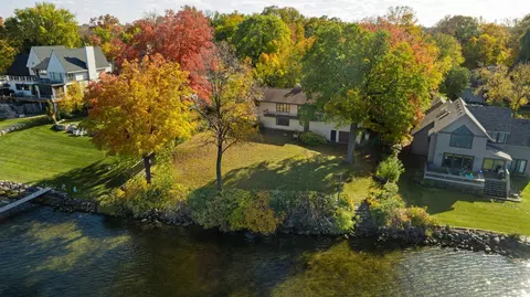 36 Interlachen Ct, Excelsior, MN 55331 photo 3