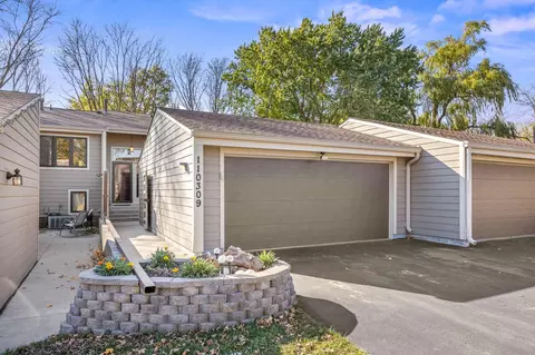 110309 Center Green Cir, Chaska, MN 55318