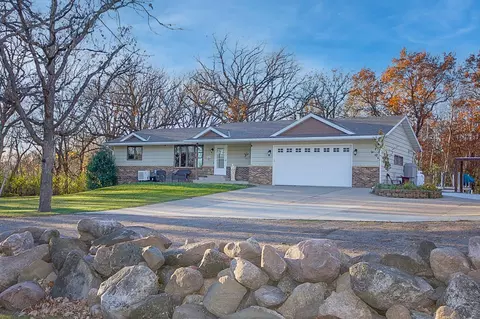 11486 Hazel Rd, Saint Cloud, MN 56301