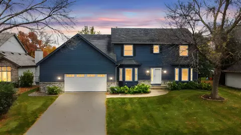7000 Yorktown Ln N, Maple Grove, MN 55369