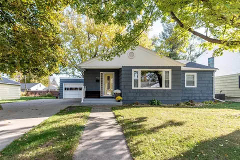 731 Belwood Dr, Mankato, MN 56001