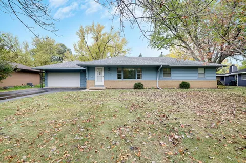 3216 W 81st St, Bloomington, MN 55431
