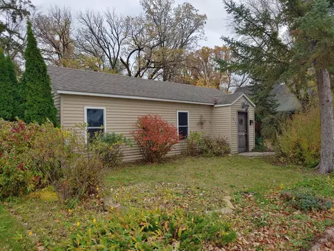 516 Duluth Ave S, Thief River Falls, MN 56701