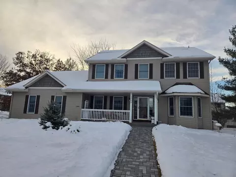 1200 Creekside Xing, Stillwater, MN 55082