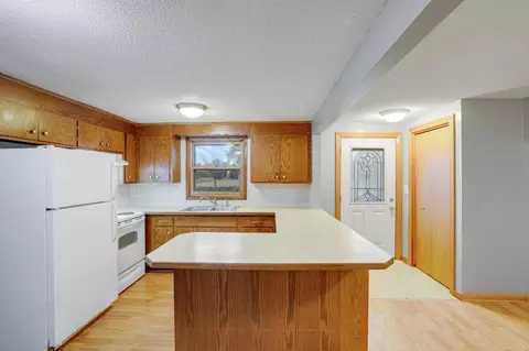 Entry Way - 7614 117th Ave N, Champlin, MN 55316 photo 4 of 4