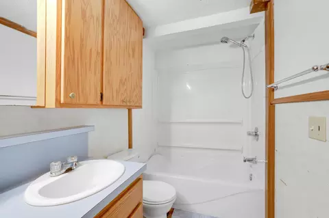Bath - 7614 117th Ave N, Champlin, MN 55316 photo 4 of 4